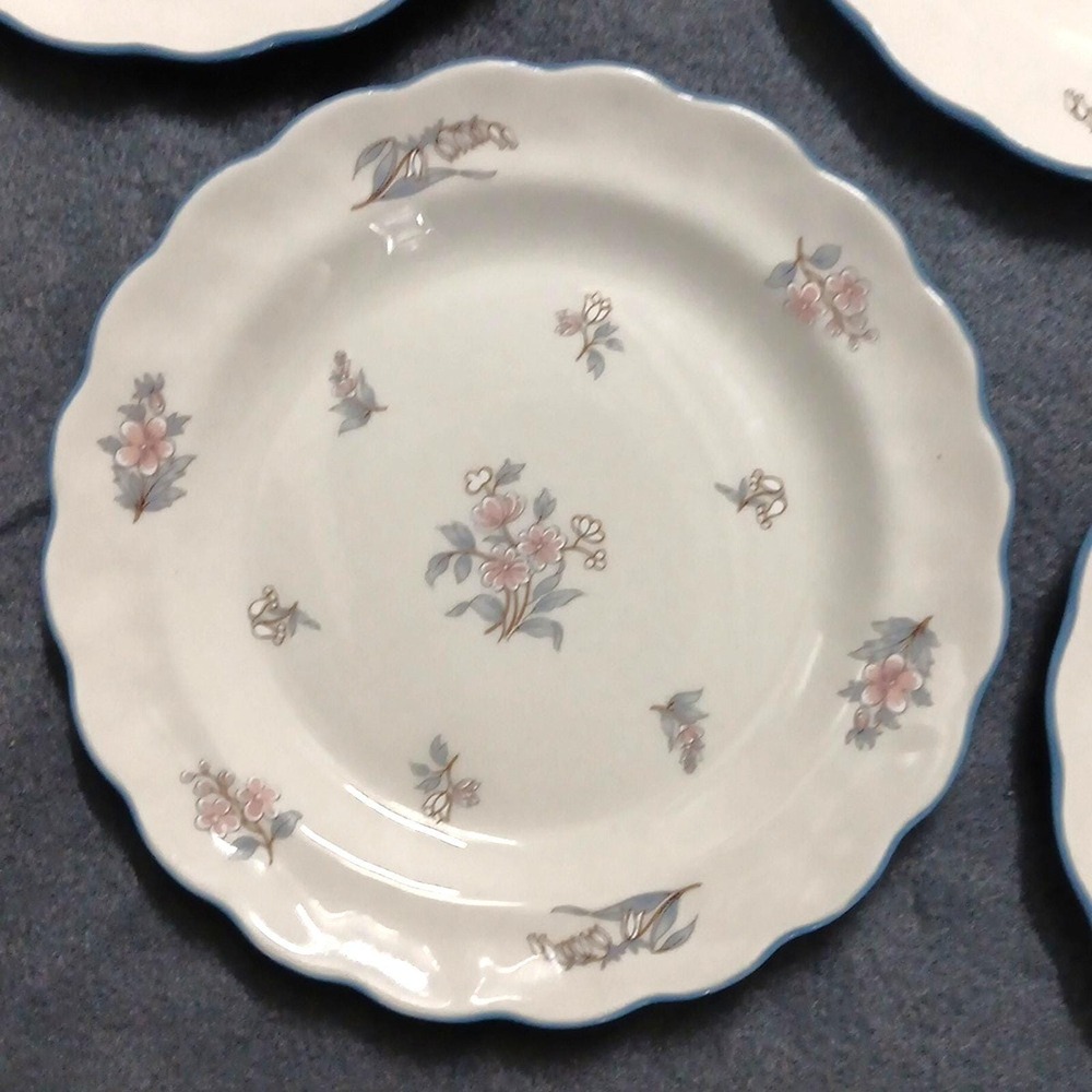 9 ROYAL DOULTON Lincoln Pattern 6 7/8" Bread & Butter Plates England 1983